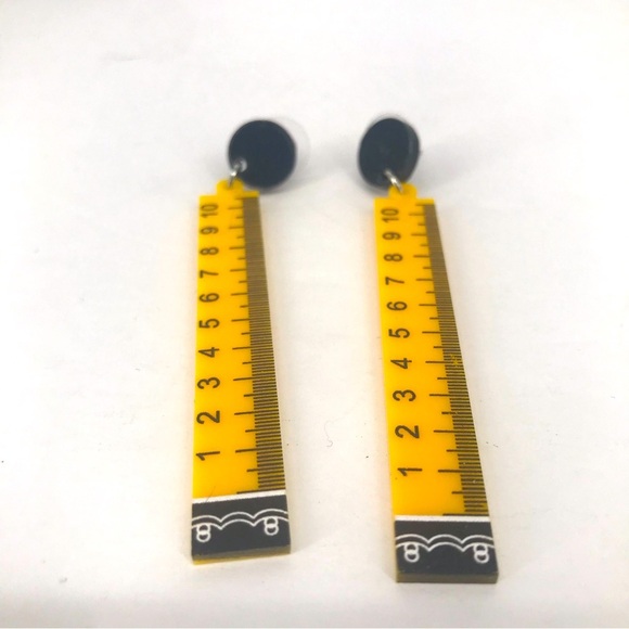 🌸3 for $20 Kitschy Acrylic Tape Measure Earrings - Picture 1 of 4